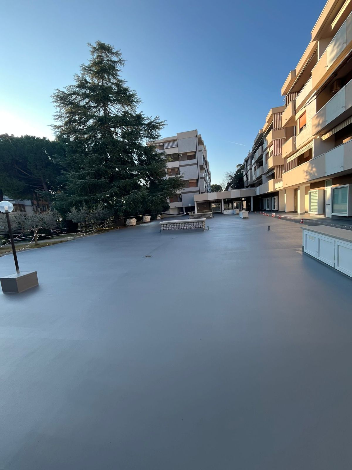 IMPERMEABILIZZAZIONE CORTILE EDIFICIO CIVILE ABITAZIONE 